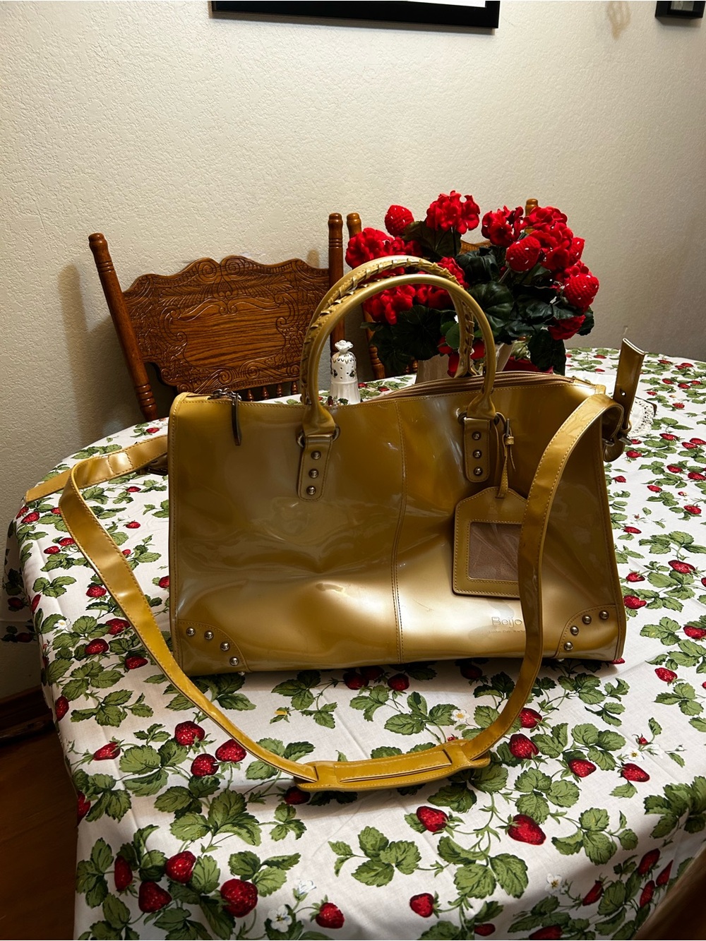 Used Beijo Women’s Glossy Mustard Yellow Tote Bag with Removable Strap